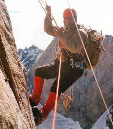 Armando Aste: un alpinista tra terra e cielo per il Burundi